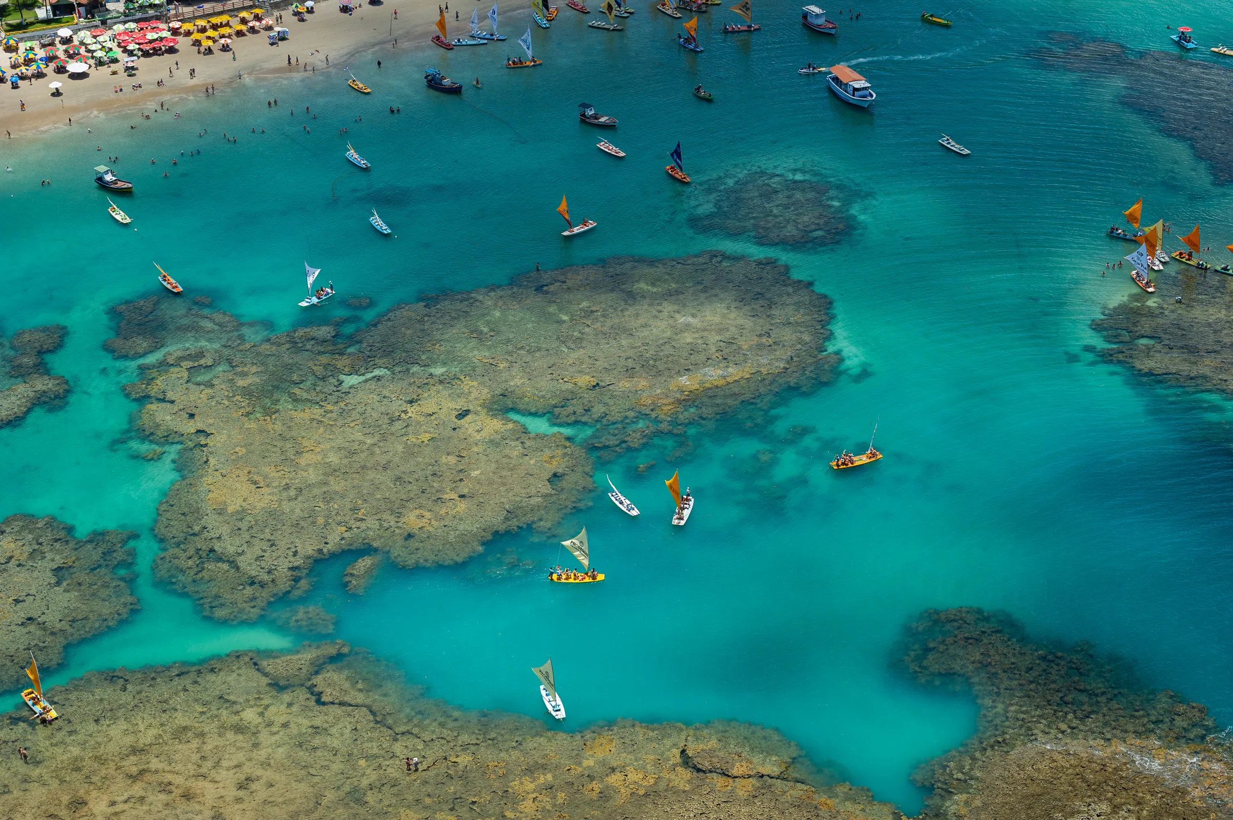 Clear waters that set the destination’s pace.